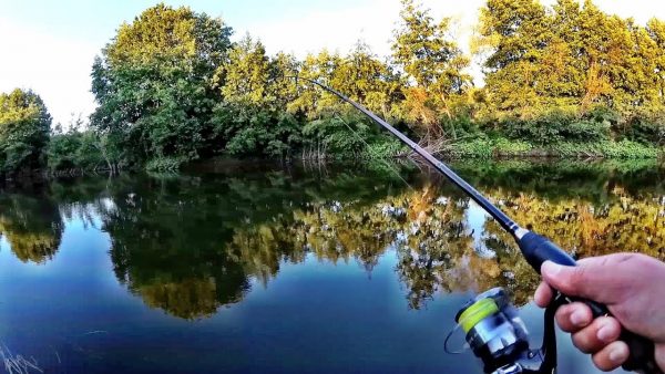 ВИДЕО: Рыбалка на малой реке, спиннинг