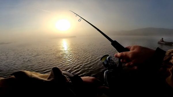 ВИДЕО: Рыбалка на спиннинг в затонах, осенью 2019, рыбалка в тумане