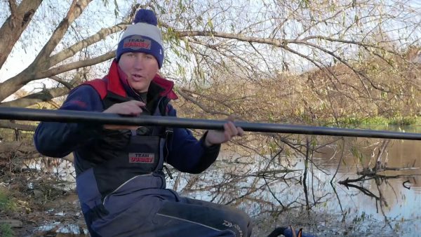 ВИДЕО: Рыбалка с Юрием Сипцовым.Ловля плотвы на малой реке поздней осенью на штекер.